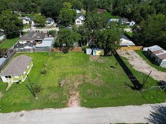 608 Maiden Ln, Richmond, TX 77469