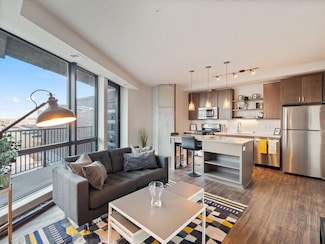 811 S Washington Ave Unit 416, Minneapolis, MN 55415