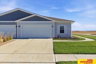 2102 N Aaron Way, Fremont, NE 68025