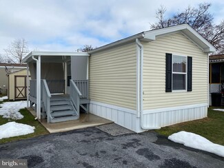 15 Four Little Acres Dr, Palmyra, PA 17078