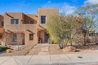 16 Camino de Vecinos, Santa Fe, NM 87507