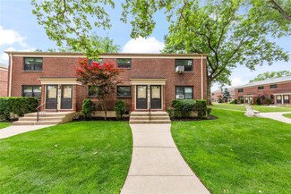 218-02 73rd Ave Unit Upper, Oakland Gardens, NY 11364