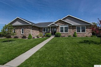 5660 Clay Ridge Dr, Dubuque, IA 52002