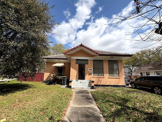 1613 Orange St, Beaumont, TX 77701