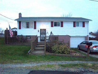 306 Country Rd, Follansbee, WV 26037