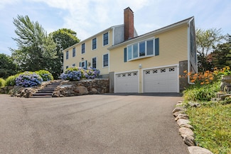 10 Briarfield Rd, South Dennis, MA 02660