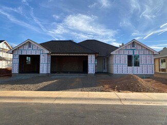 3437 Laver St, Redding, CA 96002