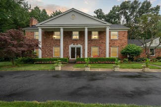 4067 Parkwood Ct, Bloomfield Hills, MI 48301