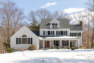 2 Rivercrest Dr, West Newbury, MA 01985