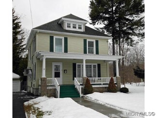 75 Seneca Ave, Oneida, NY 13421