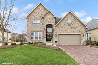 909 Red Oak Dr, Western Springs, IL 60558