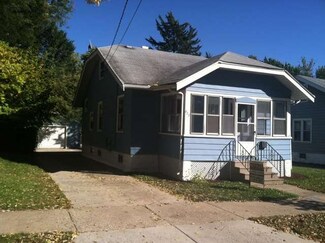 827 Hammond Ave, Aurora, IL 60506