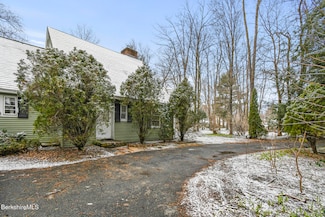 14 Cooper Pkwy, Pittsfield, MA 01201