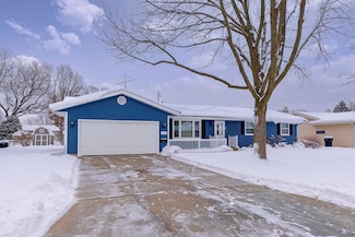 1510 Saint George Ln, Janesville, WI 53545