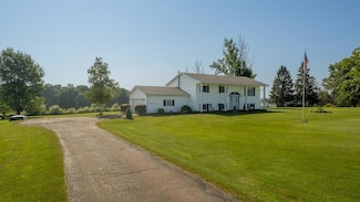 12366 N Perry Rd, Titusville, PA 16354