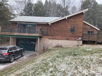 222 Aspen Ln, Windber, PA 15963