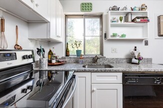 66 Bishop Dr Unit 66, Framingham, MA 01702