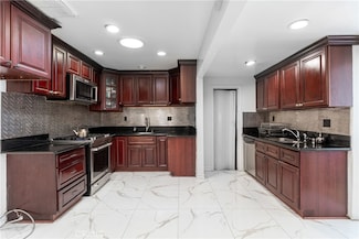 6340 Wilbur Ave, Tarzana, CA 91335