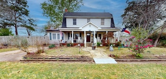 519 Darlene Ln, Wallis, TX 77485
