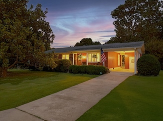 917 2nd Ave, Fayetteville, TN 37334