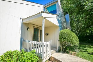 200 Lamplighter Cir, Winston Salem, NC 27104