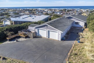 1722 NW Graham Ct, Waldport, OR 97394