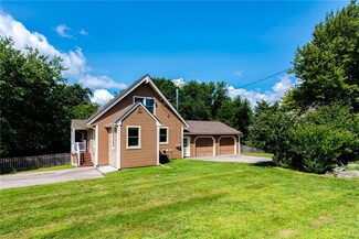 66 Sloop St, Jamestown, RI 02835