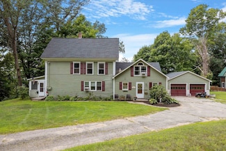 71 Winnipesaukee St, Franklin, NH 03235