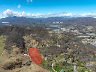 99999 Belmont Dr, Clyde, NC 28721