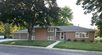 1409 S Shore Dr, Worthington, MN 56187