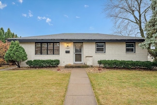 1860 Carter Rd, Dubuque, IA 52001