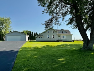 W2989 Farmersville Rd, Mayville, WI 53050