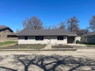 101 Oak St, Lisbon, ND 58054