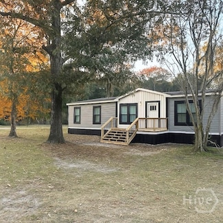 678 W 3rd St, Springfield, GA 31329