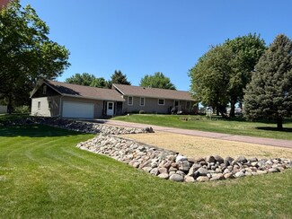 421 Oxford St W, Worthington, MN 56187