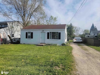 1132 Wisner St, Mount Morris, MI 48458