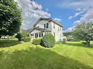 2049 Lee Ave, Bluefield, VA 24605