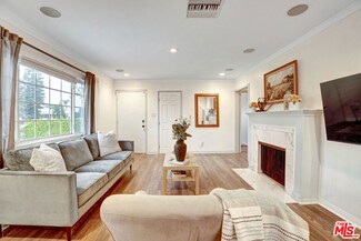 6230 Peach Ave, Van Nuys, CA 91411