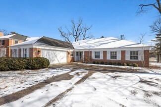 1049 Old Elm Ln, Glencoe, IL 60022
