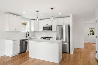 3 Wisteria St Unit 4, Salem, MA 01970
