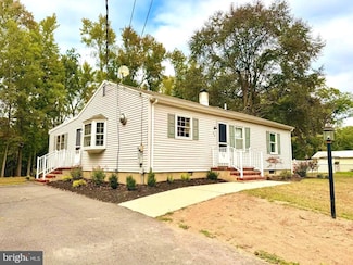 22 Meadowview Ln, Pemberton Township, NJ 08015