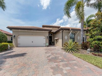 646 Resolute St, Nokomis, FL 34275