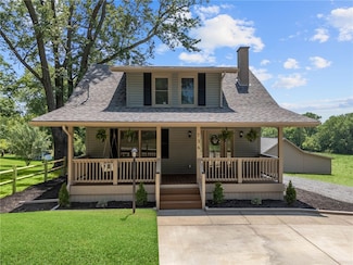 736 Shenango Stop Rd, New Castle, PA 16101