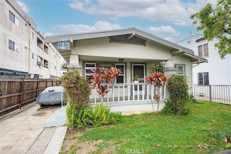 905 Gardenia Ave, Long Beach, CA 90813