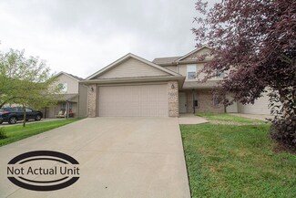 4011 Snowy Owl Dr, Columbia, MO 65202