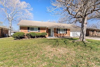 6100 Walraven Cir, Fort Worth, TX 76133