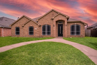 908 Trinity Dr, Lancaster, TX 75146