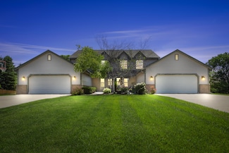 4332 S Rose Ct Unit 2, New Berlin, WI 53151