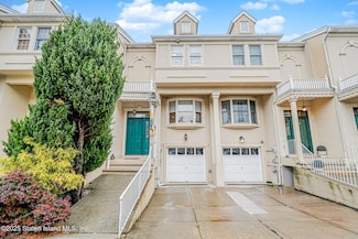 31 Cobblers Ln, Staten Island, NY 10304