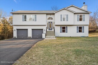 1616 Glade Dr, Long Pond, PA 18334
